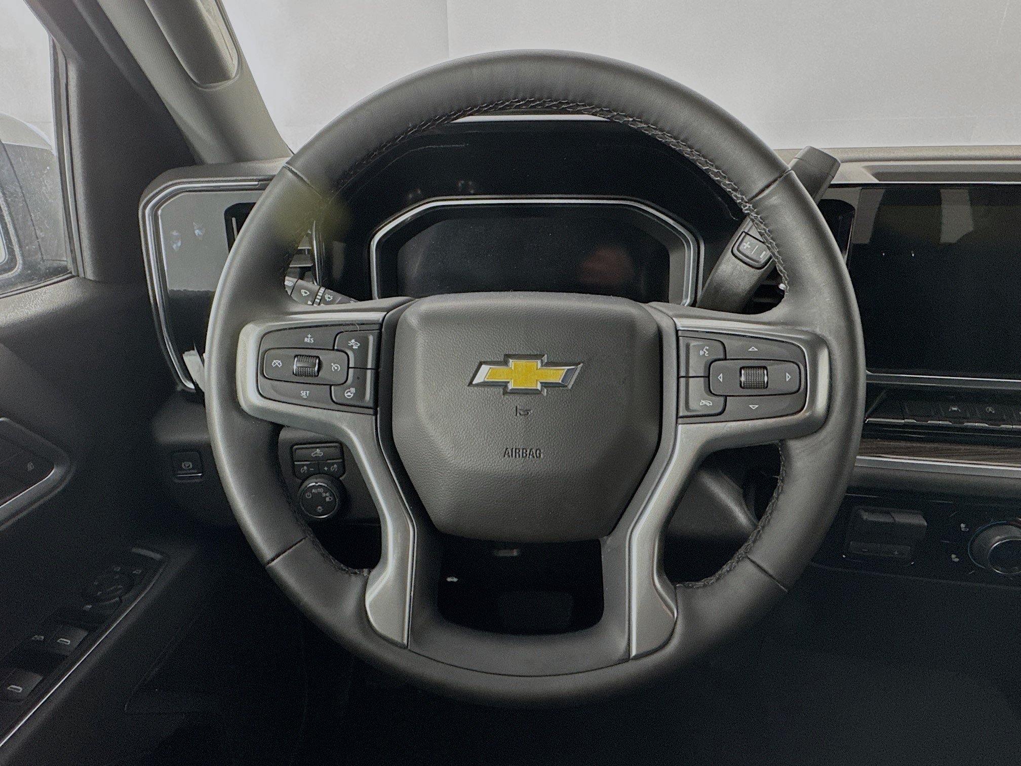 Used 2026 Chevrolet Silverado 1500 LT AWD/4WD image 11