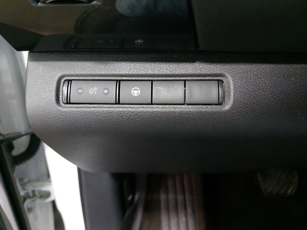 Used 2023 Nissan Pathfinder SV image 27