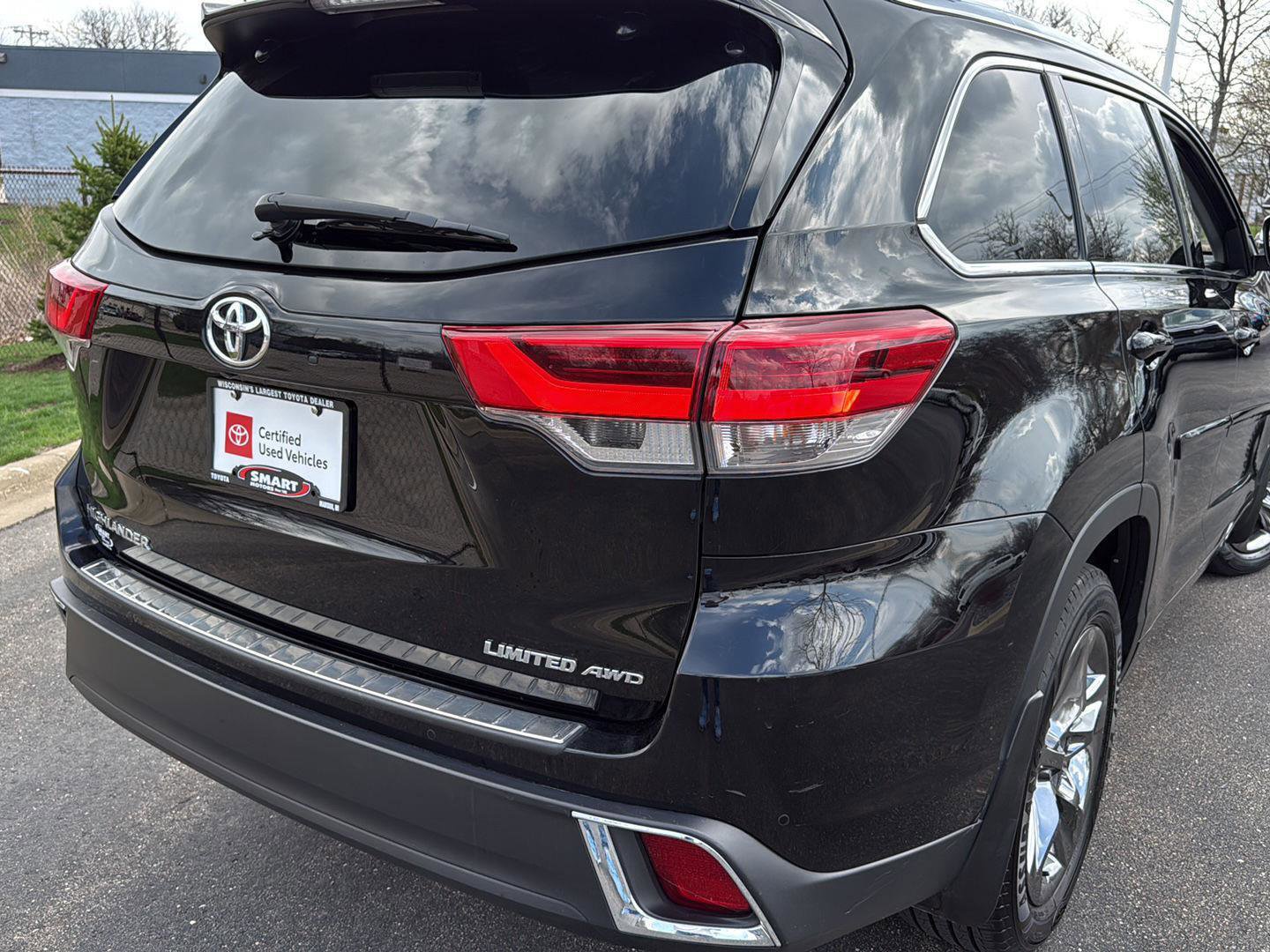 Used 2019 Toyota Highlander Limited Platinum AWD/4WD image 8