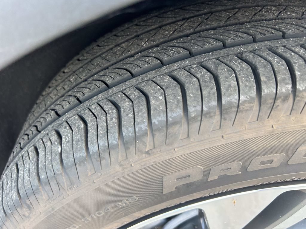 Used 2023 Buick Envision Essence AWD/4WD image 37