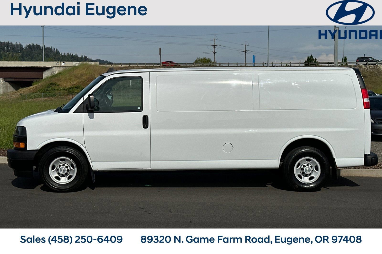 Used 2018 Chevrolet Express 3500 Extended w/ Driver Convenience Package RWD image 7