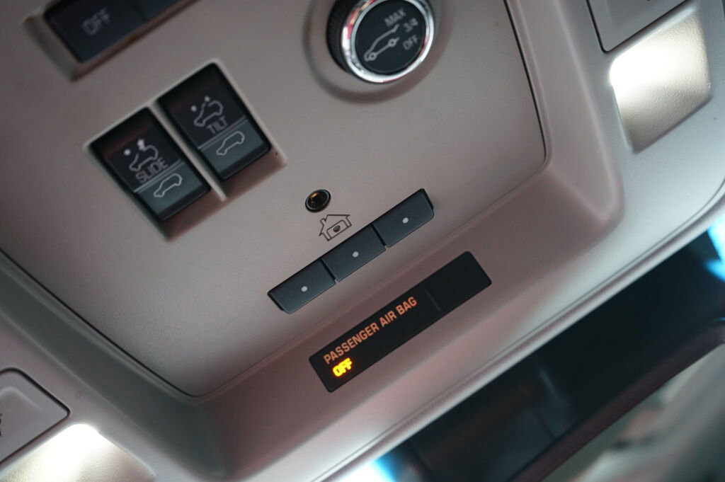 Used 2015 GMC Yukon SLT w/ Open Road Package image 23