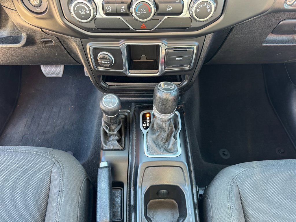 Used 2018 Jeep Wrangler Unlimited Sport AWD/4WD image 36