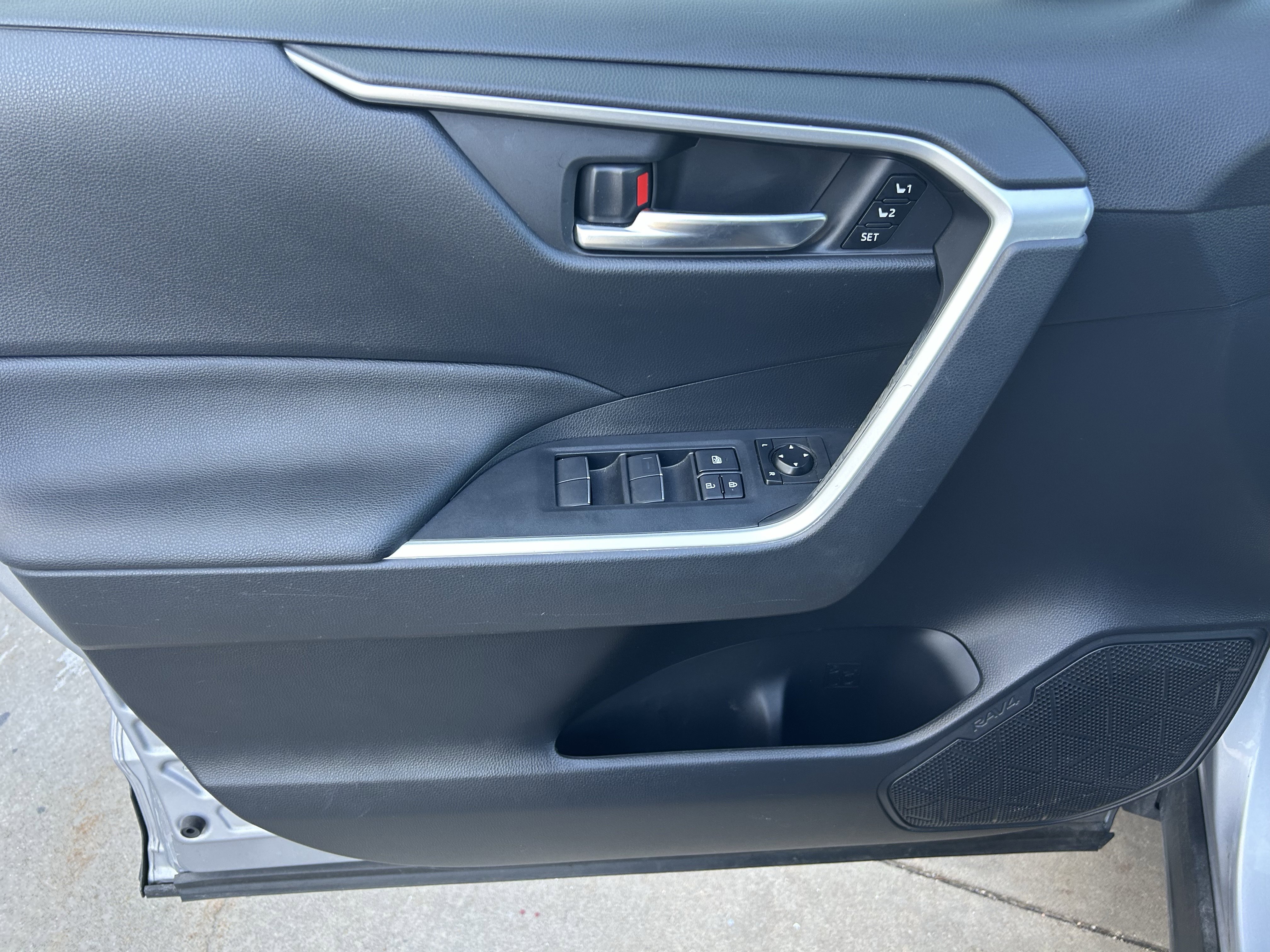 Certified 2019 Toyota RAV4 XLE Premium w/ Cold Weather Package image 17