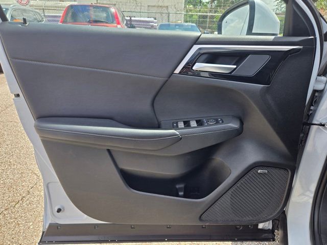 Used 2025 Mitsubishi Outlander AWD image 10