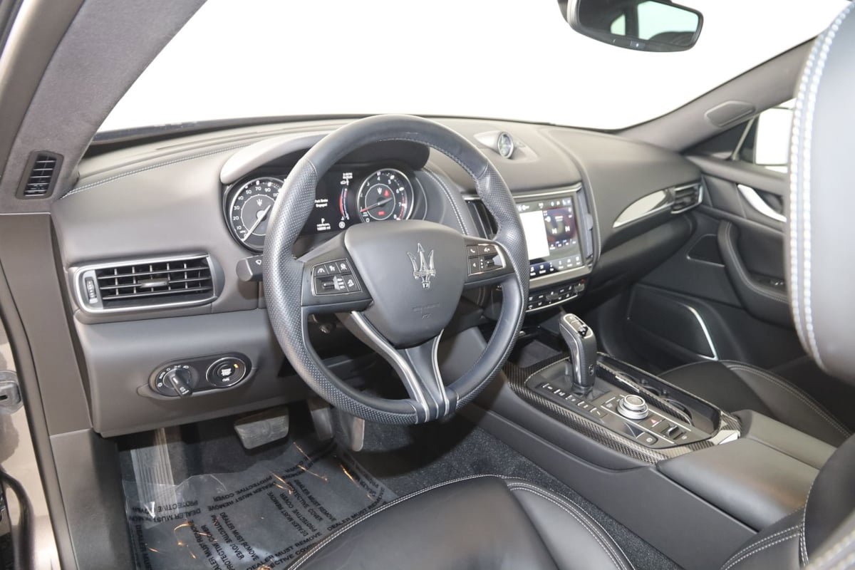 Used 2022 Maserati Levante Modena AWD/4WD image 31