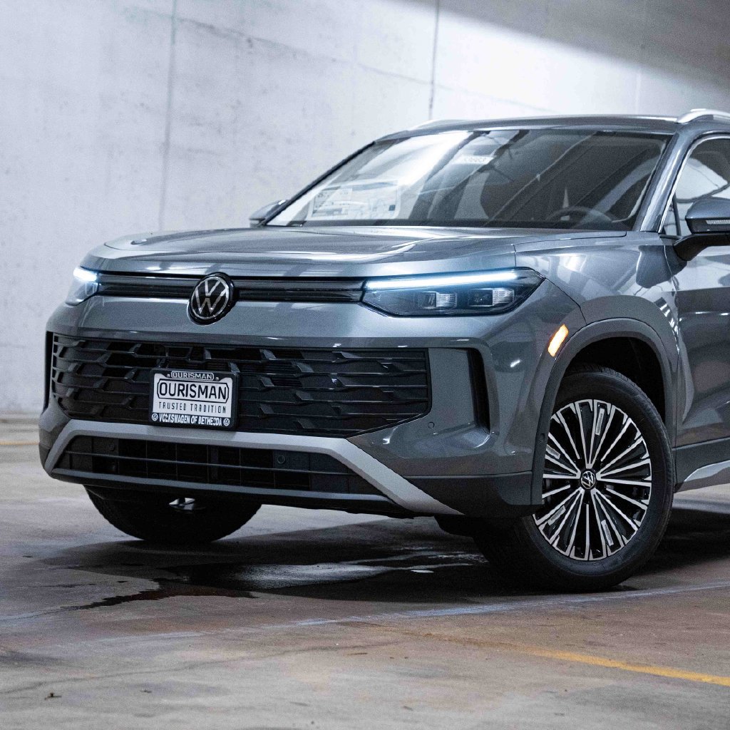 New 2026 Volkswagen Tiguan S FWD image 2