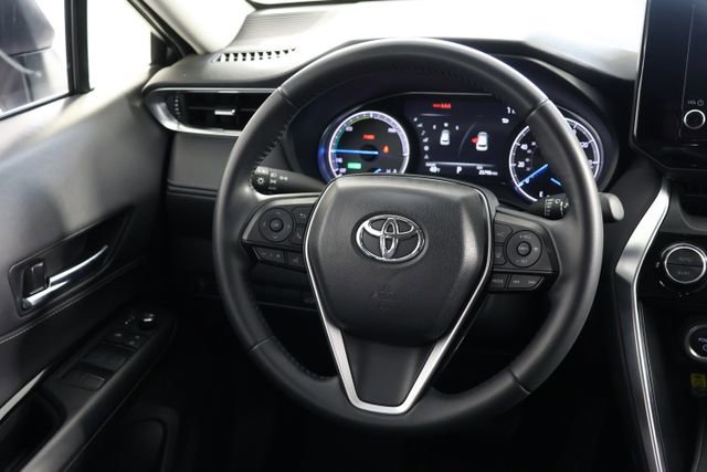 Used 2024 Toyota Venza LE image 10