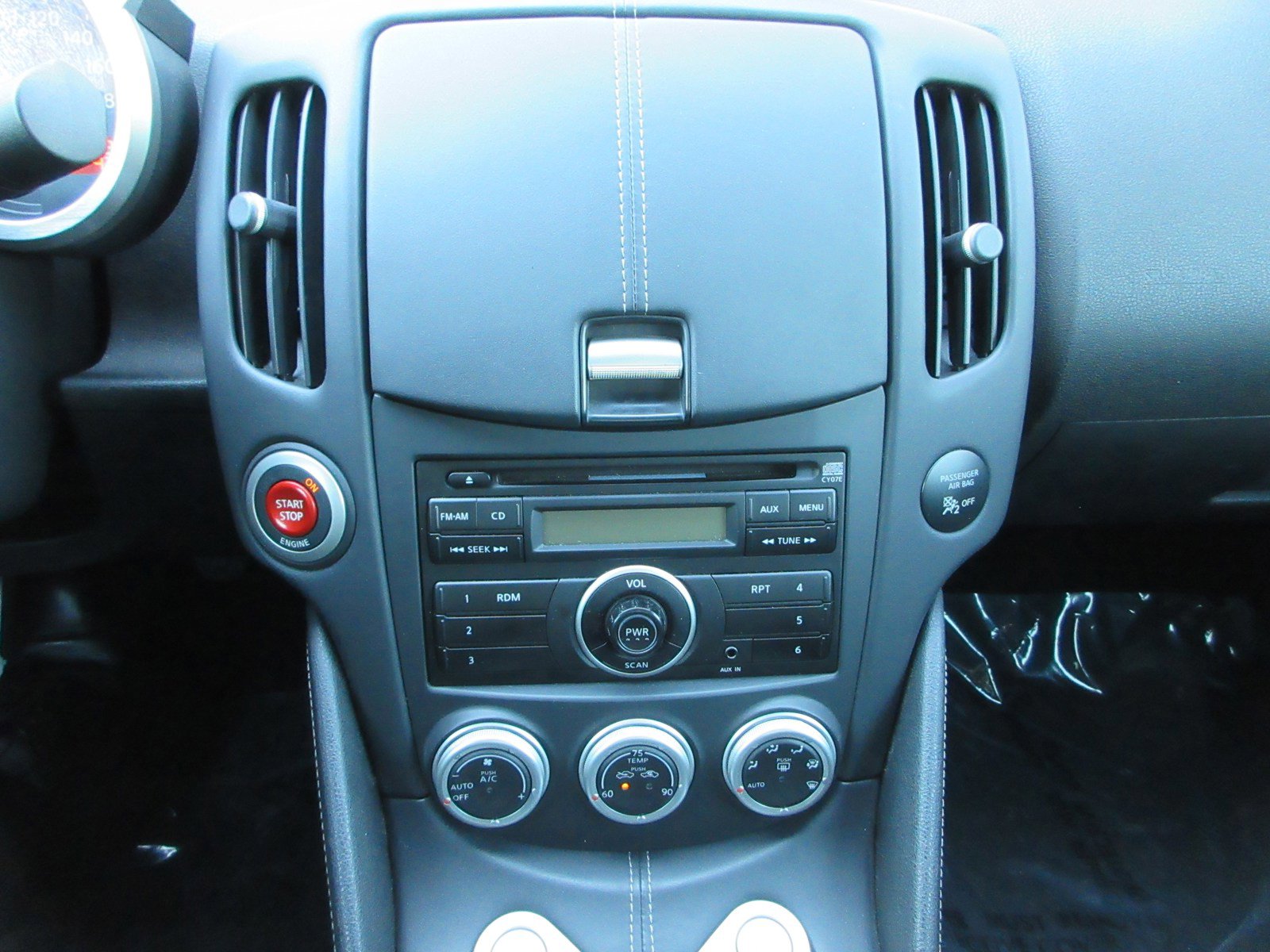 Used 2009 Nissan 370Z Touring w/ Sport Pkg image 34