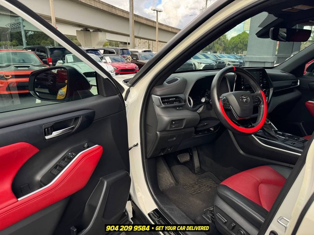 Used 2021 Toyota Highlander XSE FWD image 22