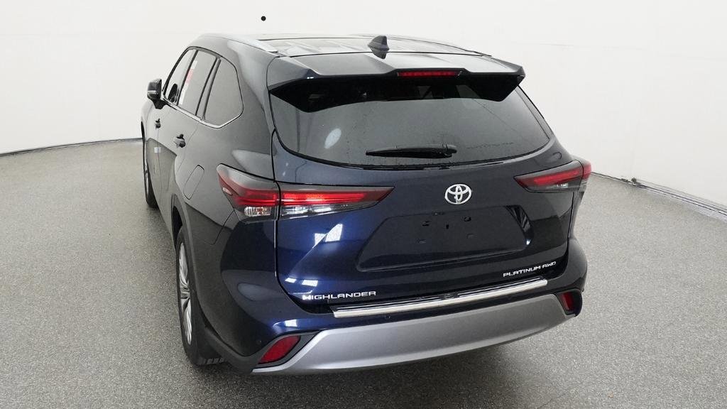 New 2026 Toyota Highlander Platinum AWD/4WD image 13