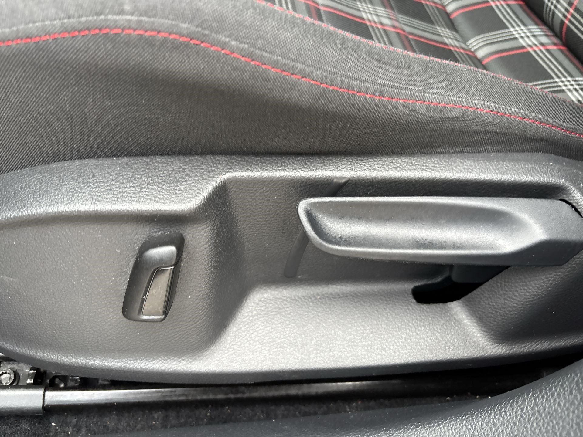 Used 2019 Volkswagen GTI 4-Door FWD image 14