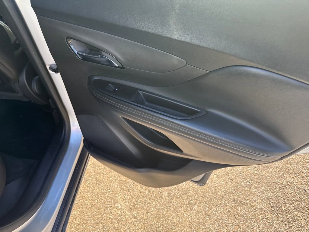 Used 2018 Buick Encore Preferred image 47