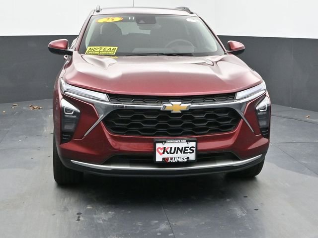 Used 2025 Chevrolet Trax LT image 4