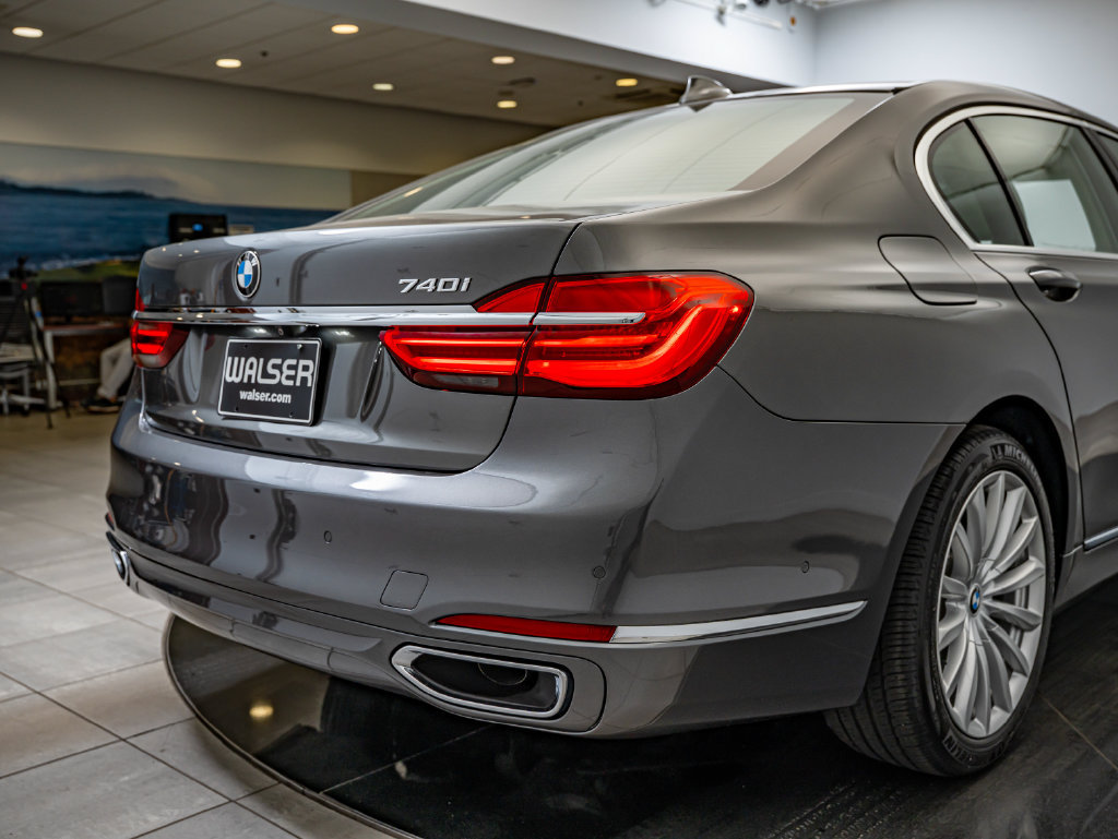 Used 2016 BMW 740i RWD image 17