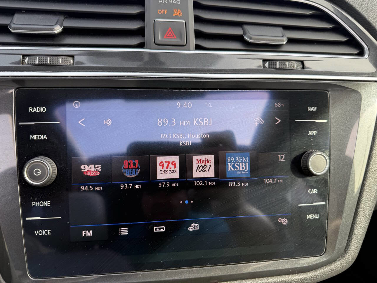 Used 2018 Volkswagen Tiguan SEL FWD image 28