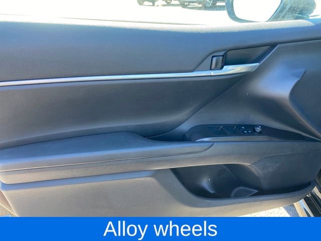 Used 2022 Toyota Camry SE image 15