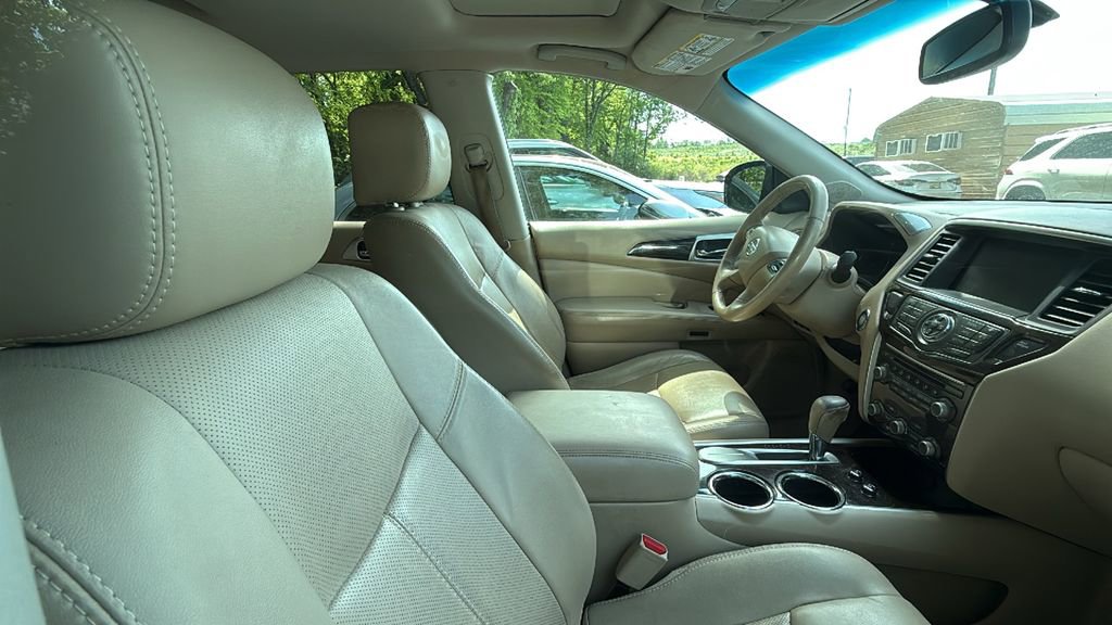 Used 2013 Nissan Pathfinder Platinum w/ Platinum Premium Pkg FWD image 7