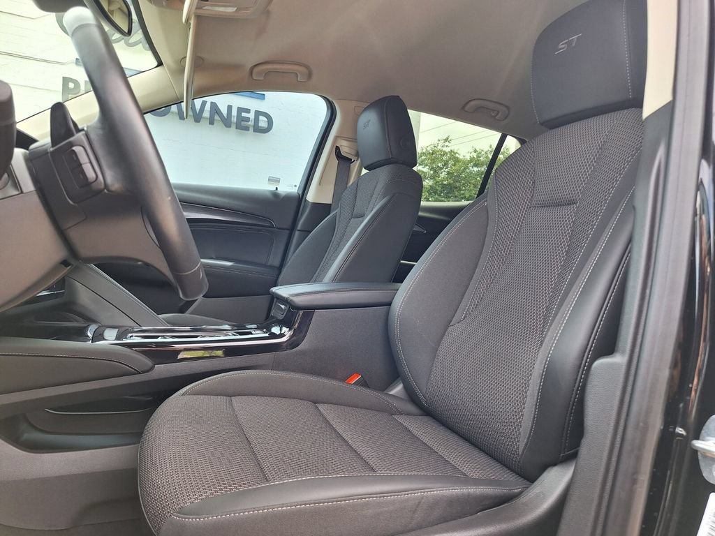 Used 2023 Buick Envision Preferred FWD image 23