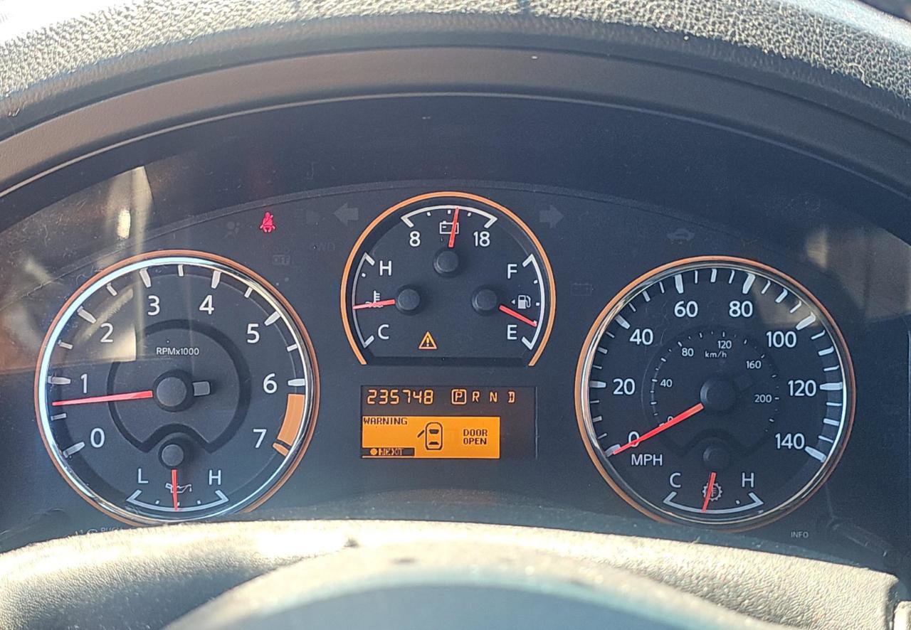 Used 2010 Nissan Armada Titanium RWD image 15