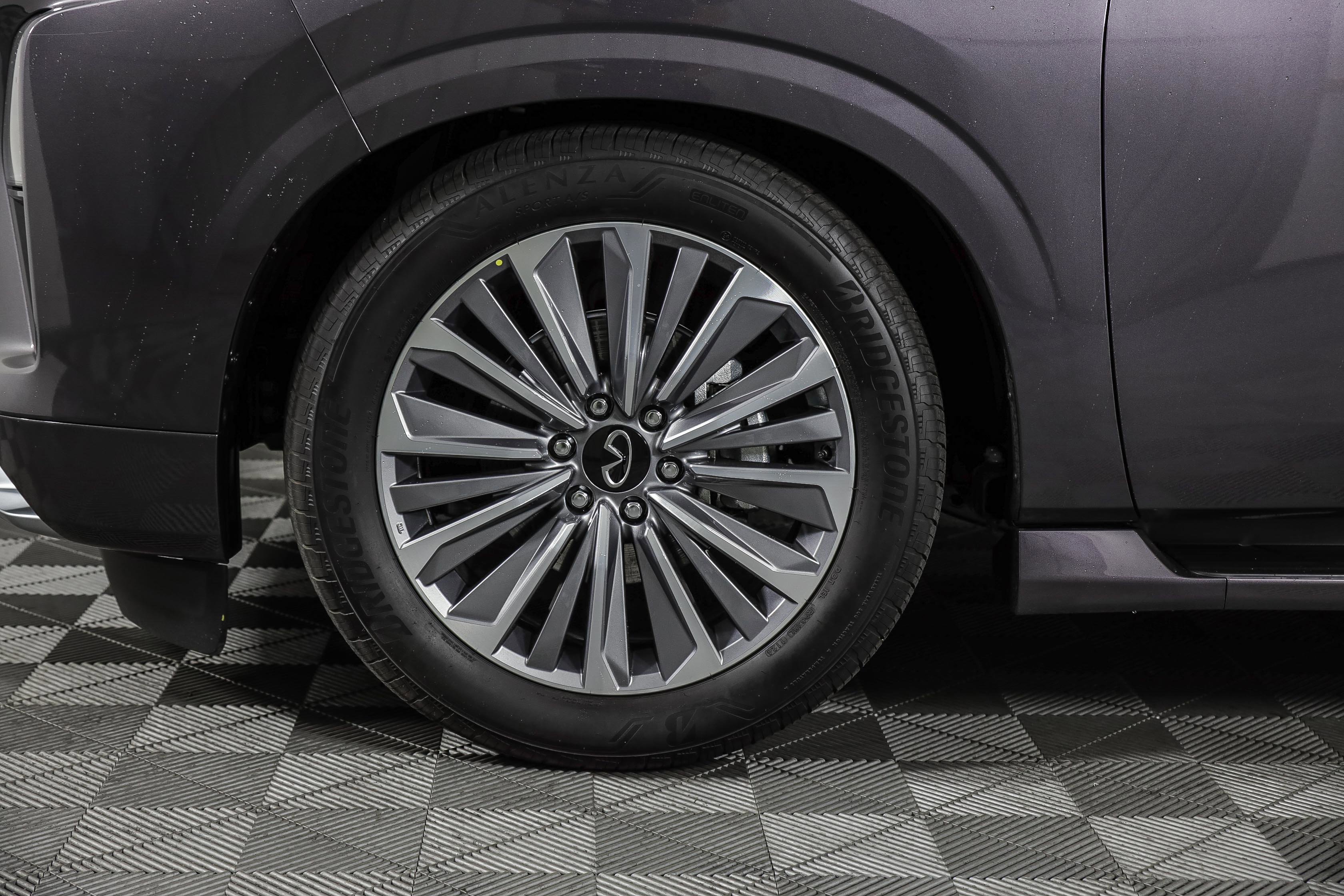 Used 2025 INFINITI QX80 Luxe image 10