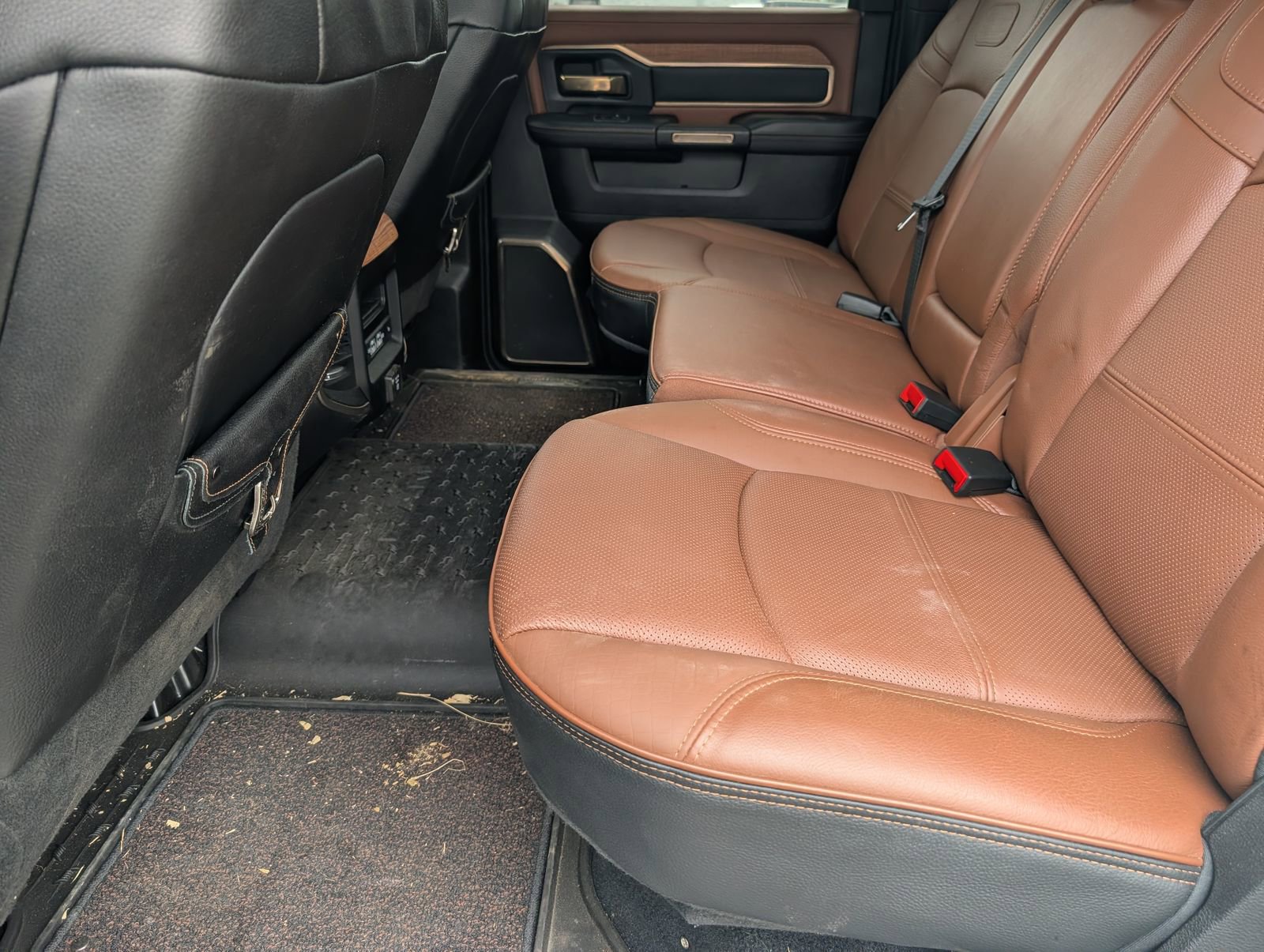 Used 2024 RAM 3500 Limited image 7