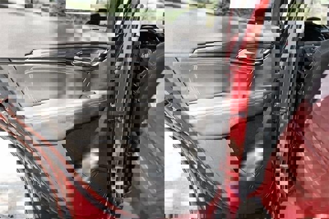 Used 2023 Buick Envision Essence image 36