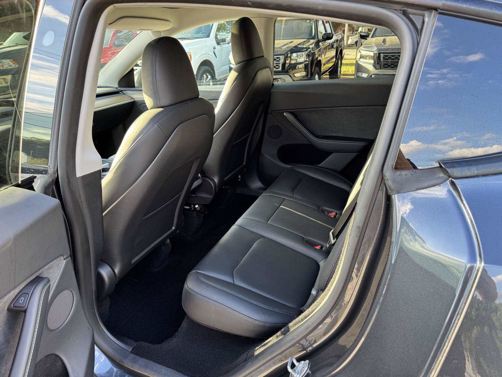 Used 2024 Tesla Model Y Long Range AWD/4WD image 7