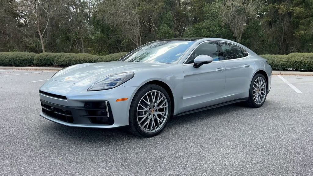 New 2025 Porsche Panamera 4 image 4