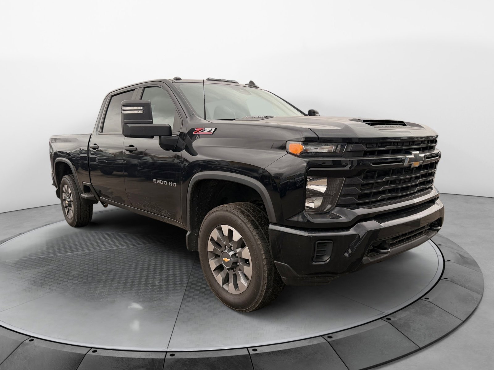 Used 2024 Chevrolet Silverado 2500 Custom w/ Custom Value Package image 4