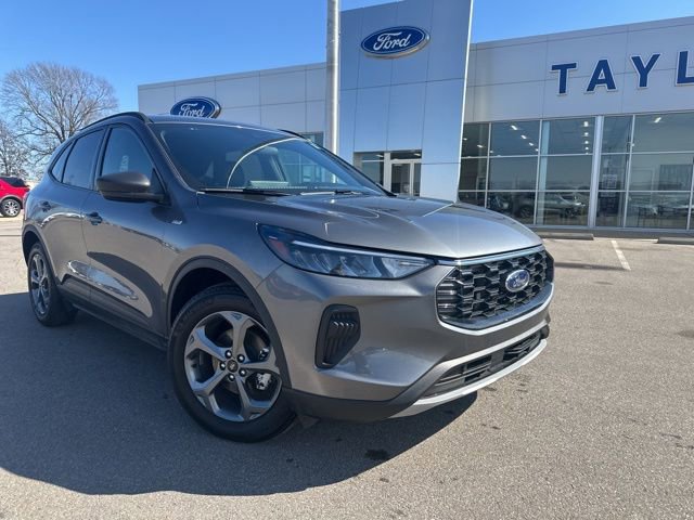 Used 2025 Ford Escape ST-Line w/ Tech Pack #1 image 3