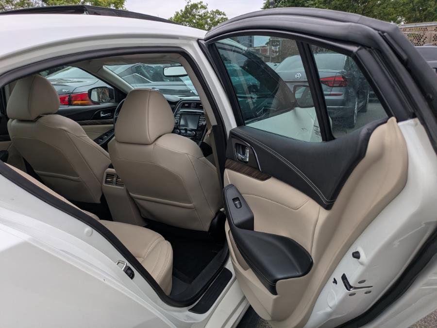 Used 2016 Nissan Maxima Platinum image 12