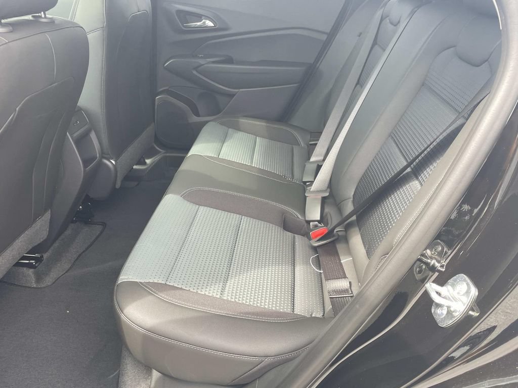 New 2026 Chevrolet Trax LT w/ Sunroof Package FWD image 11