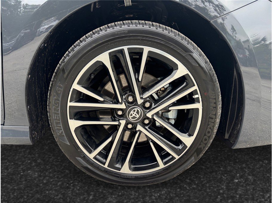 Used 2025 Toyota Camry XLE image 13