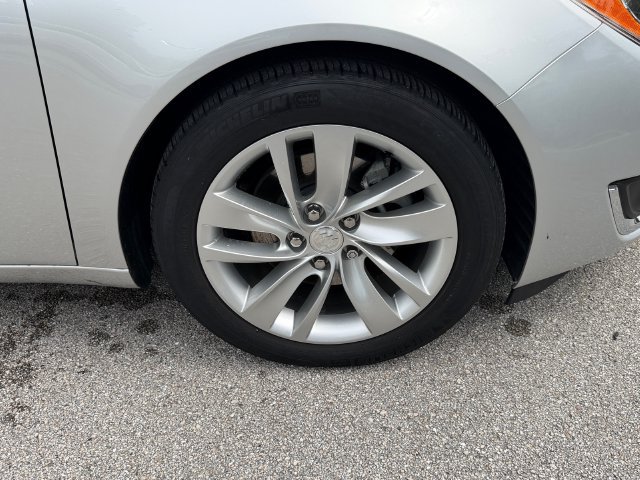 Used 2016 Buick Regal Premium w/ Driver Confidence Package #1 FWD image 19