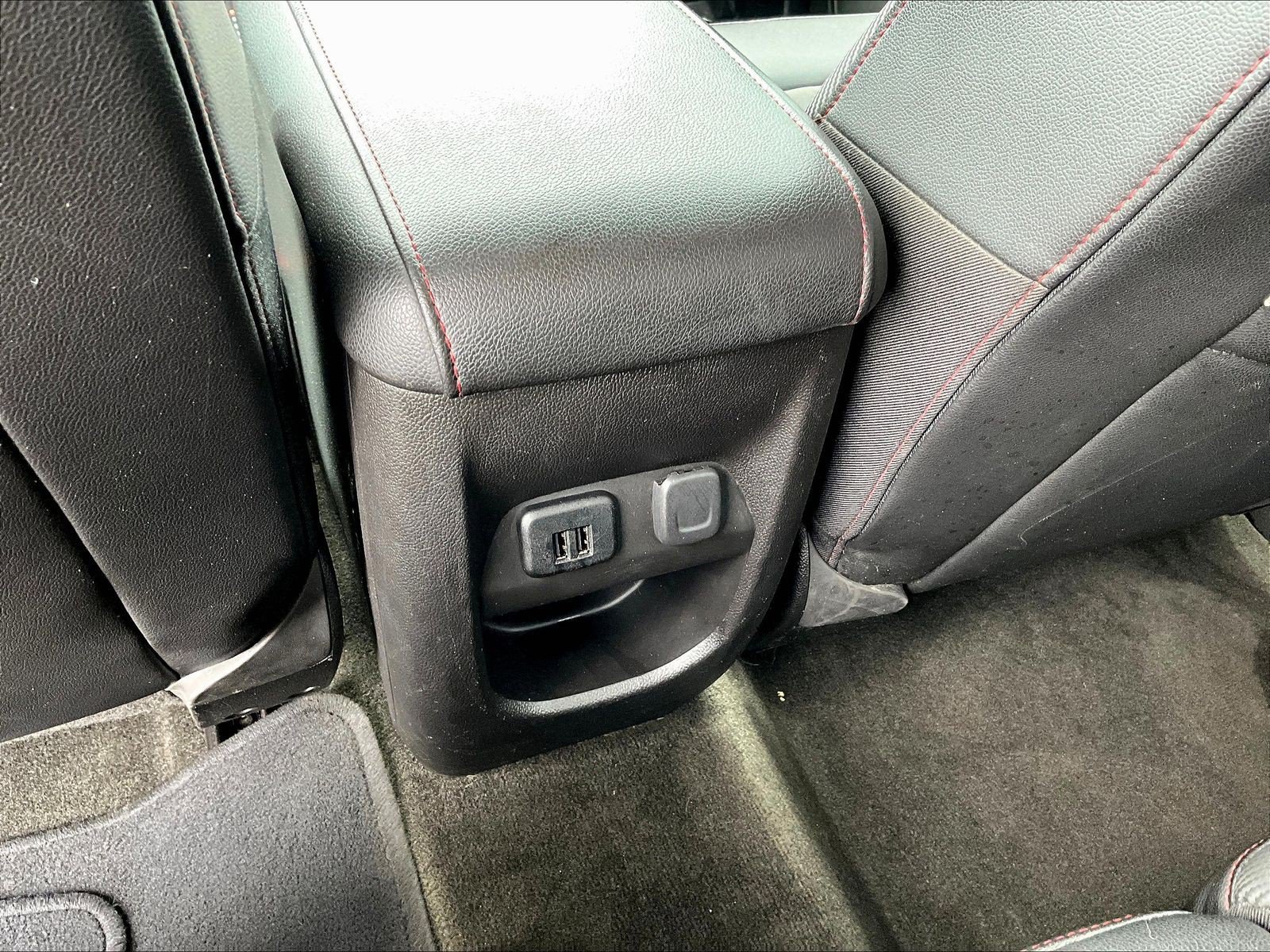 Used 2015 GMC Canyon SLE w/ All-Terrain Package AWD/4WD image 11
