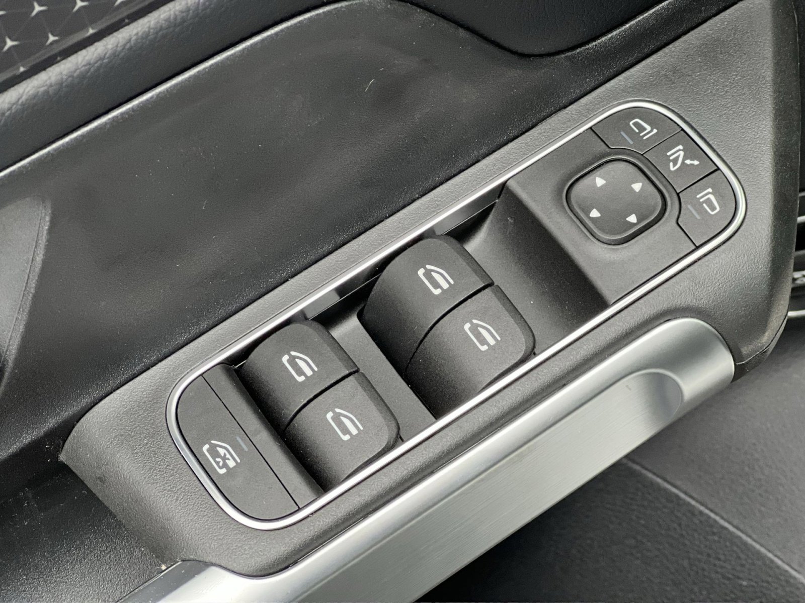 New 2026 Mercedes-Benz GLB 250 GLB 250 image 13