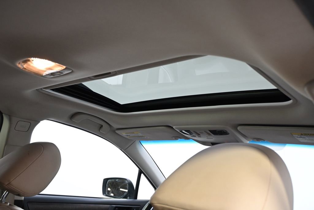 Used 2015 Subaru Outback 3.6R Limited image 17