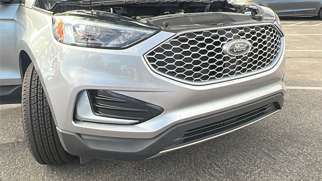 Used 2024 Ford Edge SEL image 11