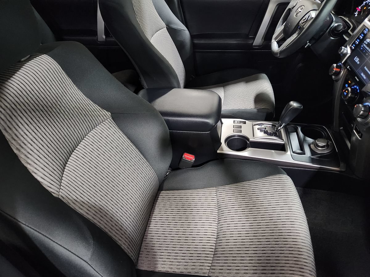 Used 2023 Toyota 4Runner SR5 AWD/4WD image 32