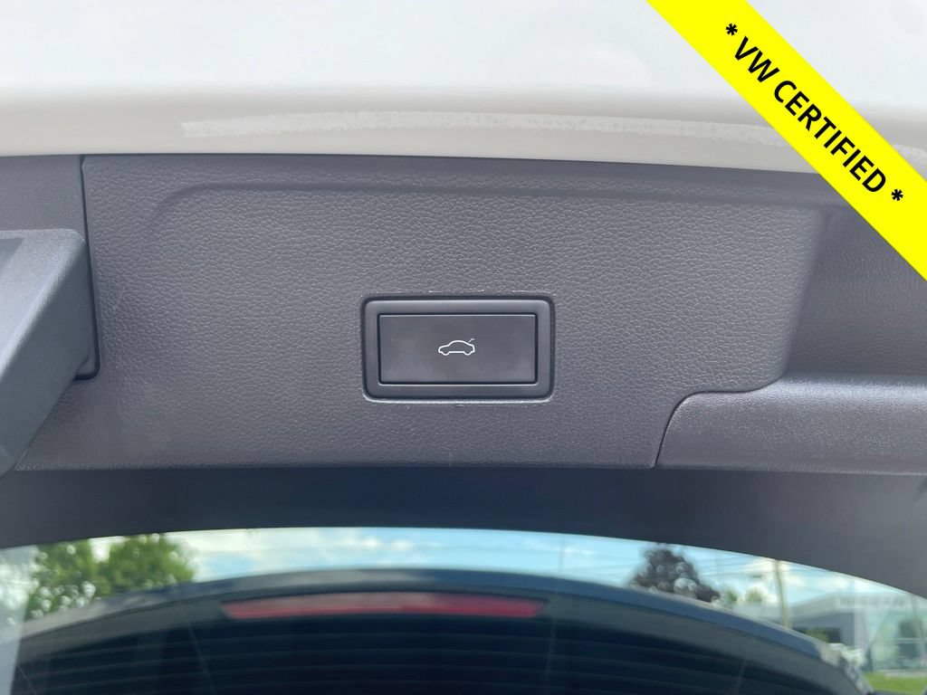 Certified 2024 Volkswagen Atlas Cross Sport SE w/ Panoramic Sunroof Package AWD/4WD image 25