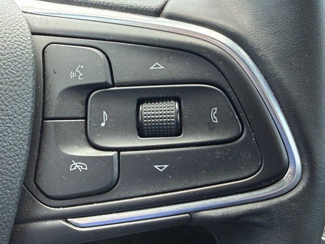 Used 2024 Buick Envista Sport Touring w/ Convenience I Package FWD image 24