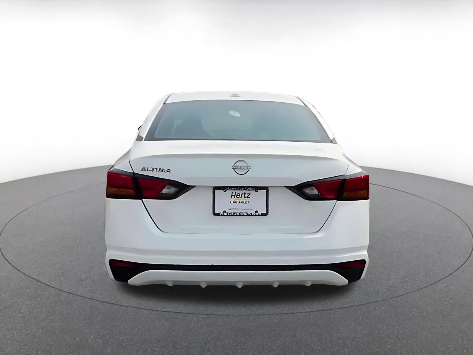 Used 2025 Nissan Altima 2.5 SV FWD image 12