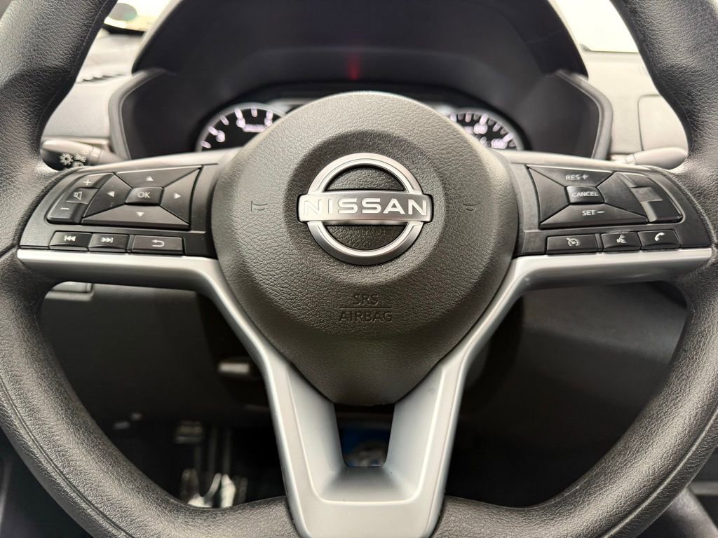 Used 2025 Nissan Altima 2.5 SV FWD image 39