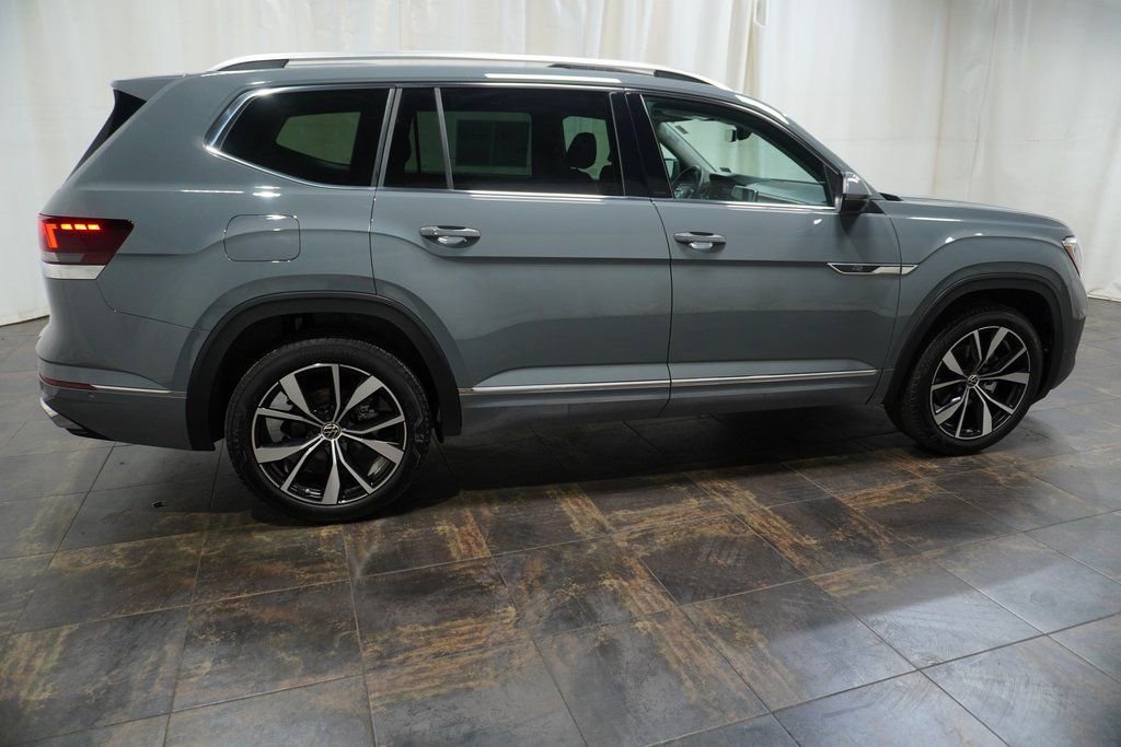 Used 2025 Volkswagen Atlas SEL Premium R-Line AWD/4WD image 3