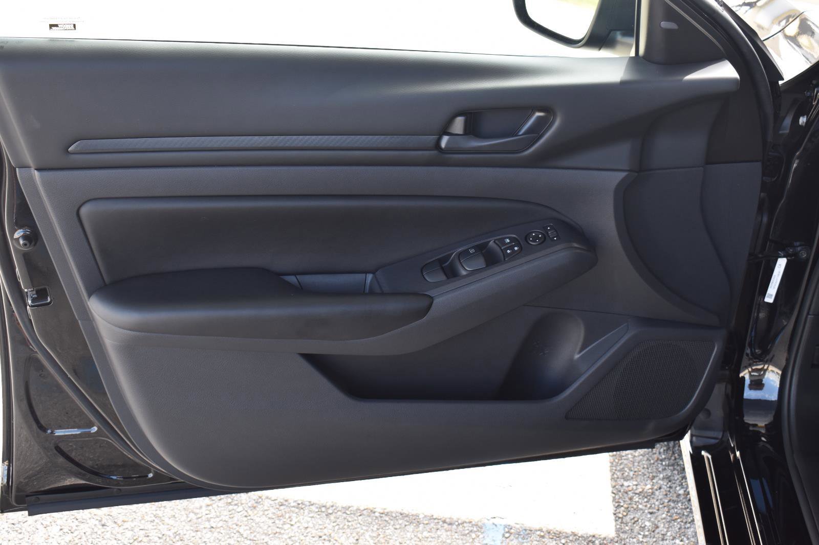 Used 2025 Nissan Altima 2.5 S image 19