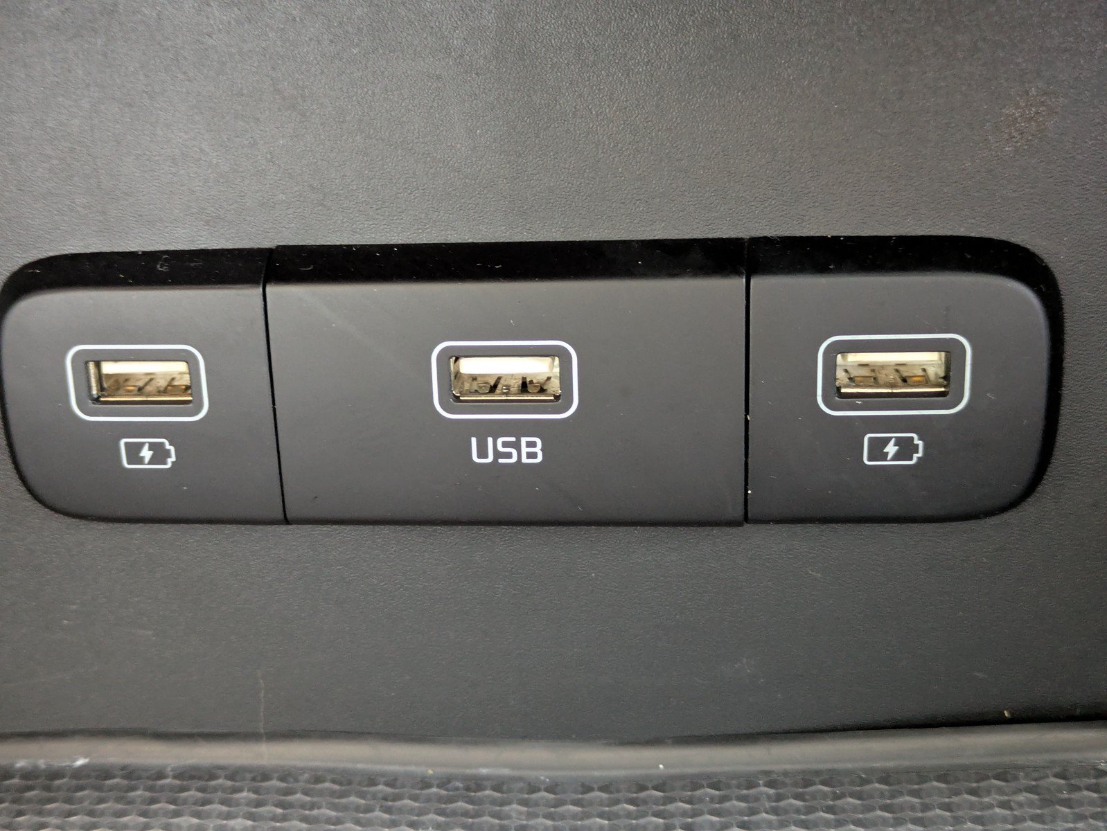 Certified 2022 Kia Carnival LX FWD image 25