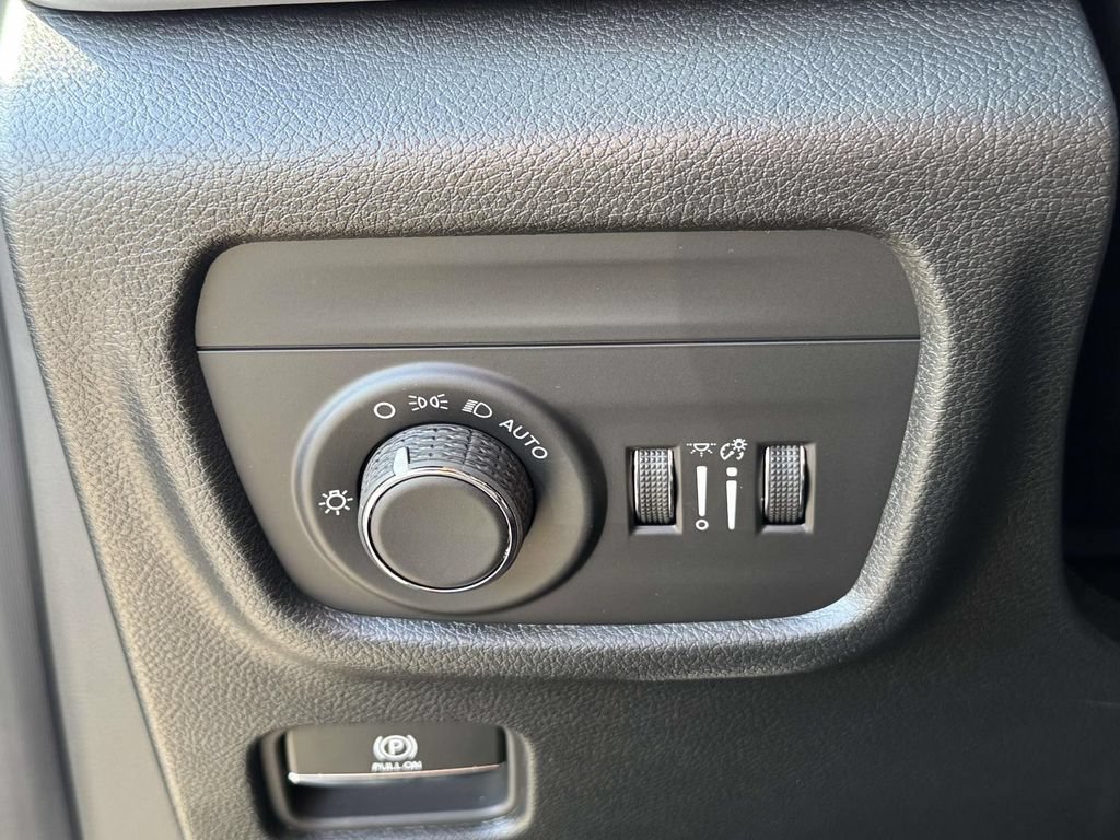 New 2025 Jeep Grand Cherokee 4WD image 29