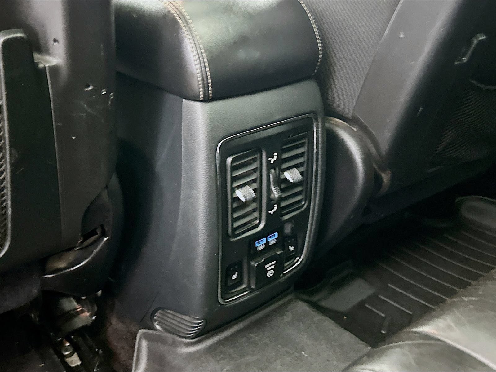 Used 2017 Jeep Grand Cherokee Limited w/ Luxury Group II AWD/4WD image 26