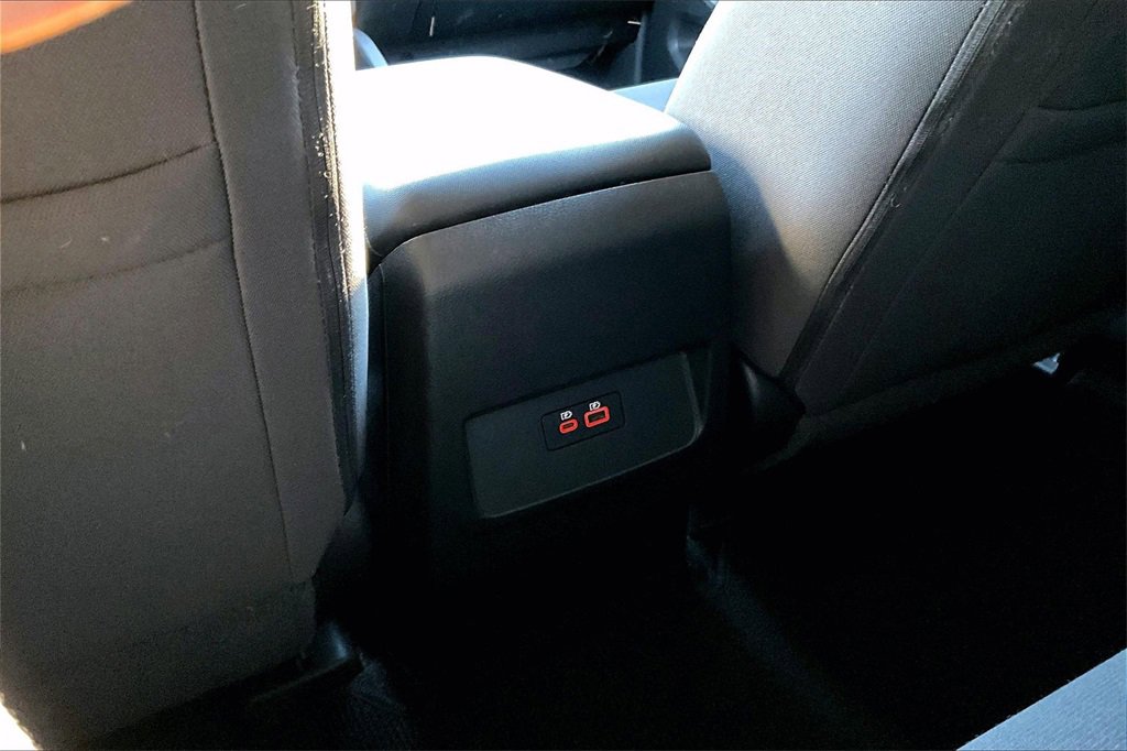 Used 2022 Nissan Frontier SV image 14